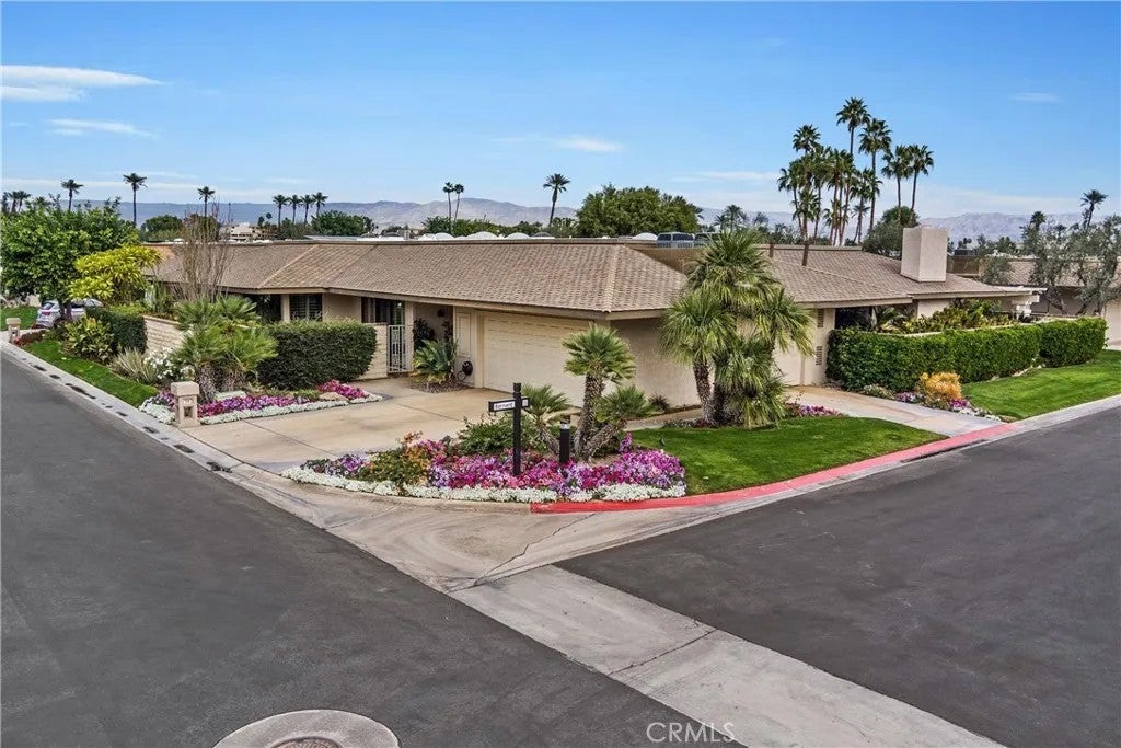 Photo of 19 Cornell DR, Rancho Mirage, CA 92270 (MLS # CV26106046)