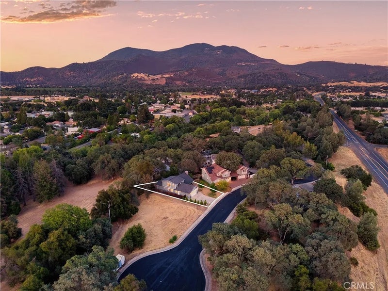 3740 Oak Tree Court