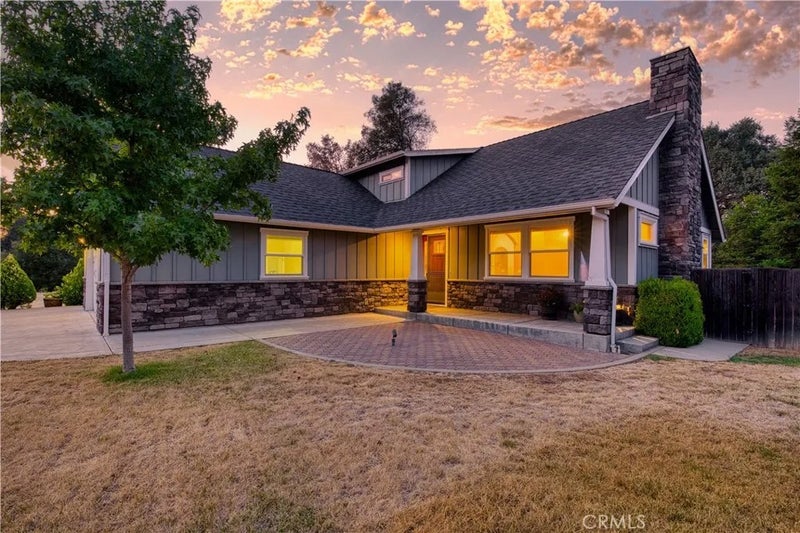 3740 Oak Tree Court