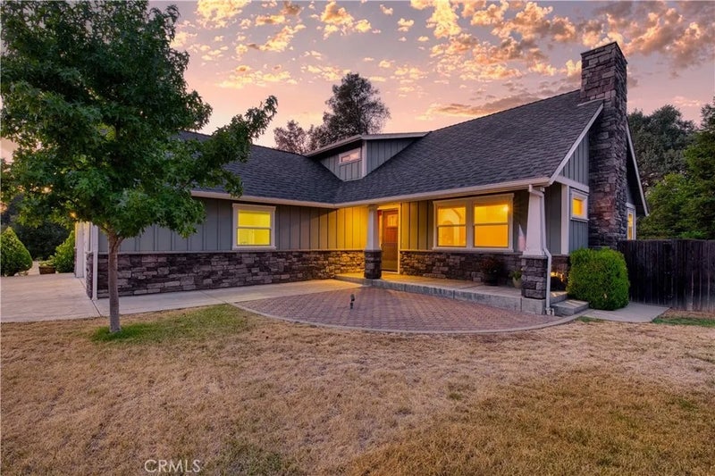 3740 Oak Tree Court