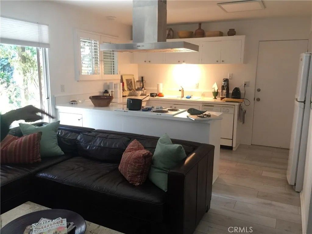 Photo of 1510 Westcliff Drive #1, Newport Beach, CA 92660 (MLS # NP26015975)