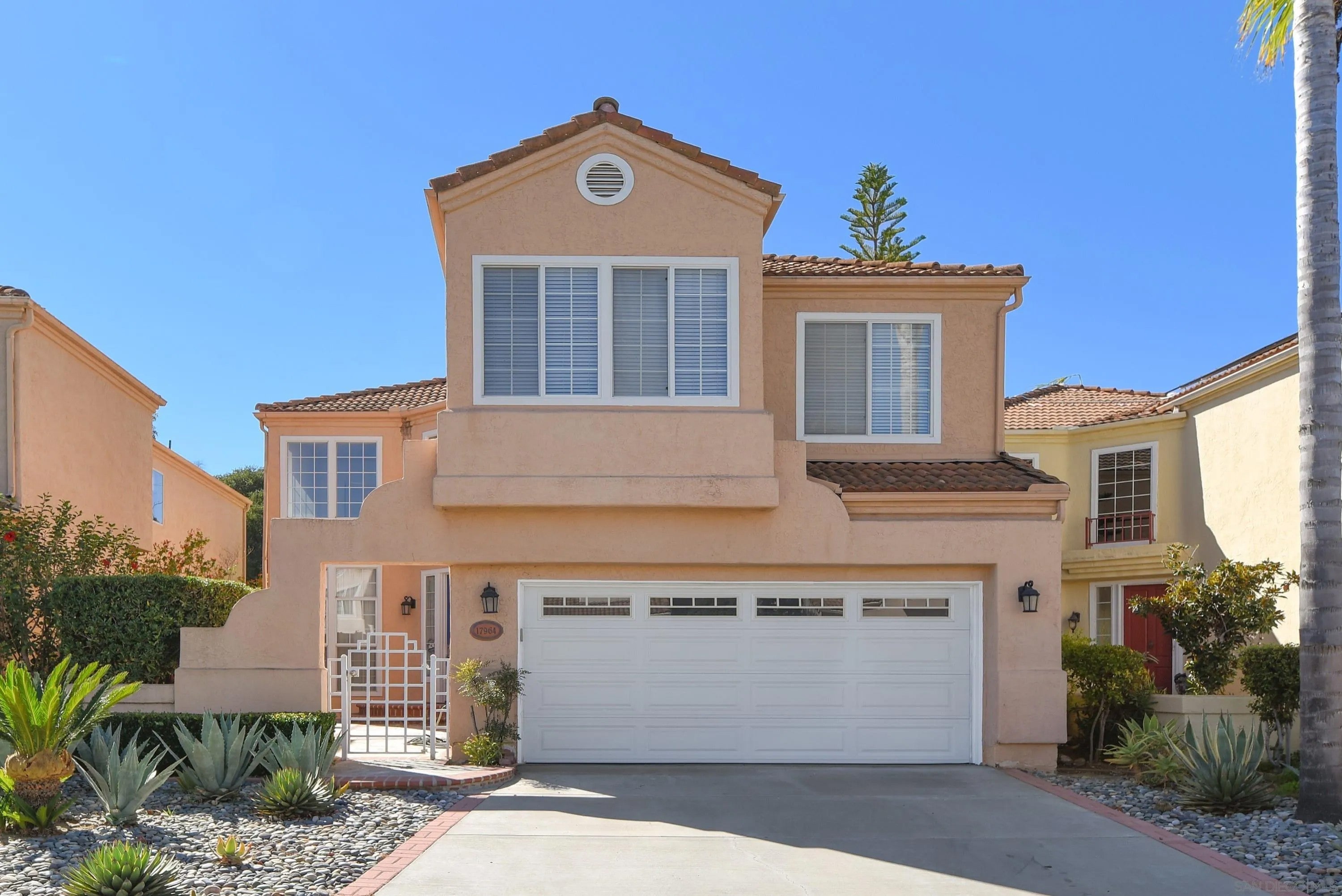 17964 Pueblo Vista Ln