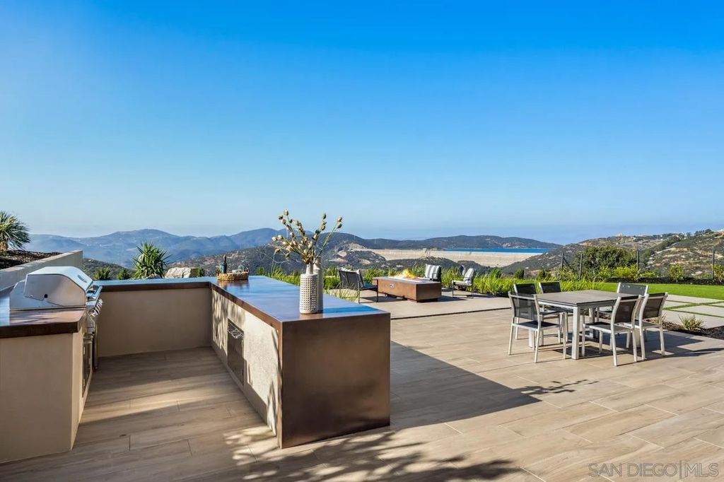 Photo of 18238 Avenida Apice, Rancho Santa Fe, CA 92067 (MLS # 250036787)