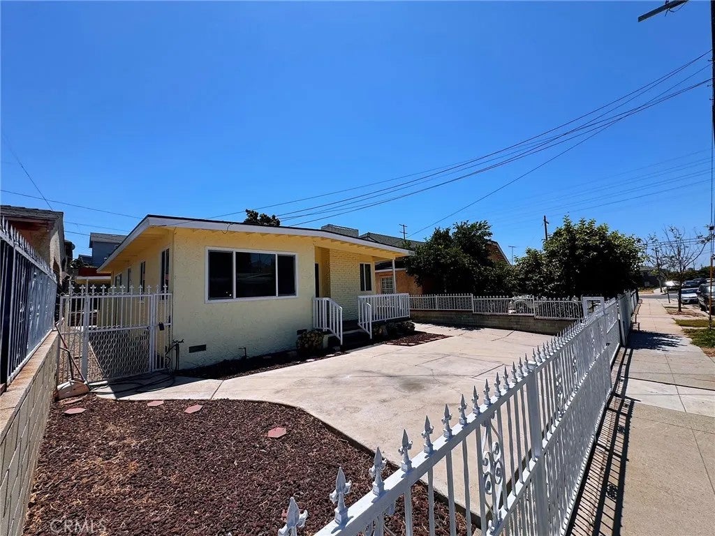 1160 Camulos Street