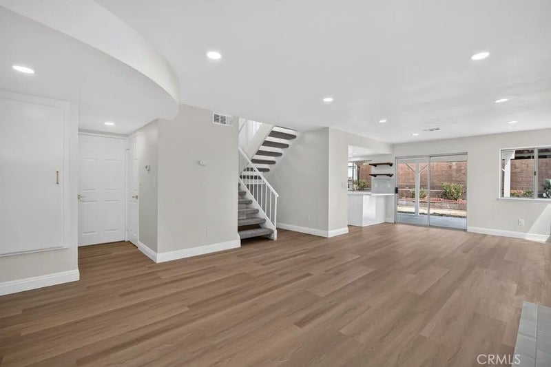 646 W Home
