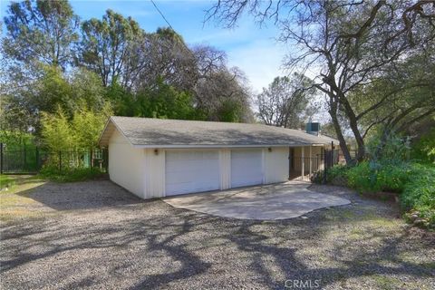 Photo of 30658 Holiday Dr, Coarsegold, CA 93614 (MLS # FR26041946)