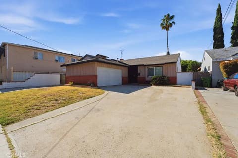 Photo of 10943 Kittridge Street, North Hollywood, CA 91606 (MLS # OC26128703)