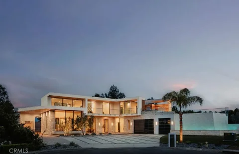 MLS: OC26147384