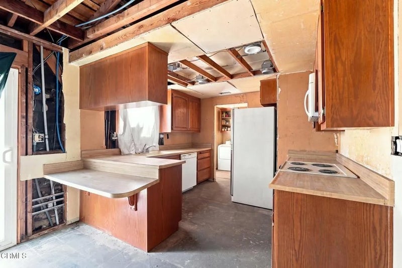 1423 W 8th Street