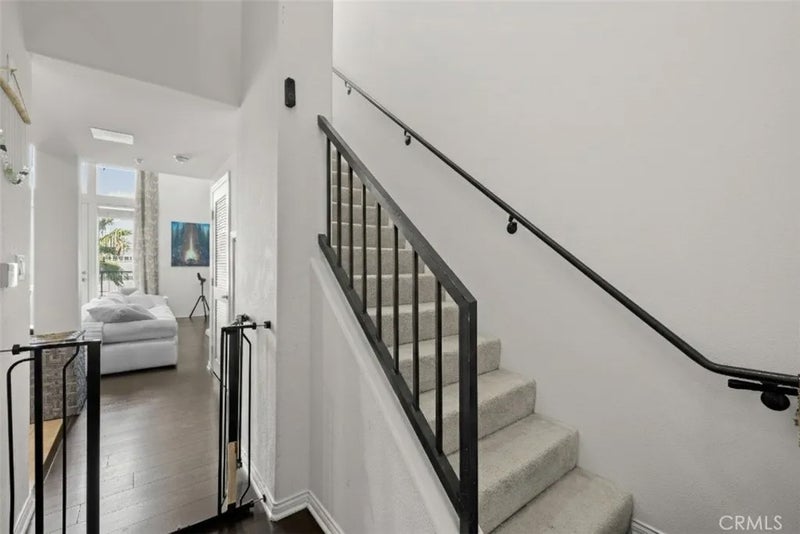360 W Avenue 26 401