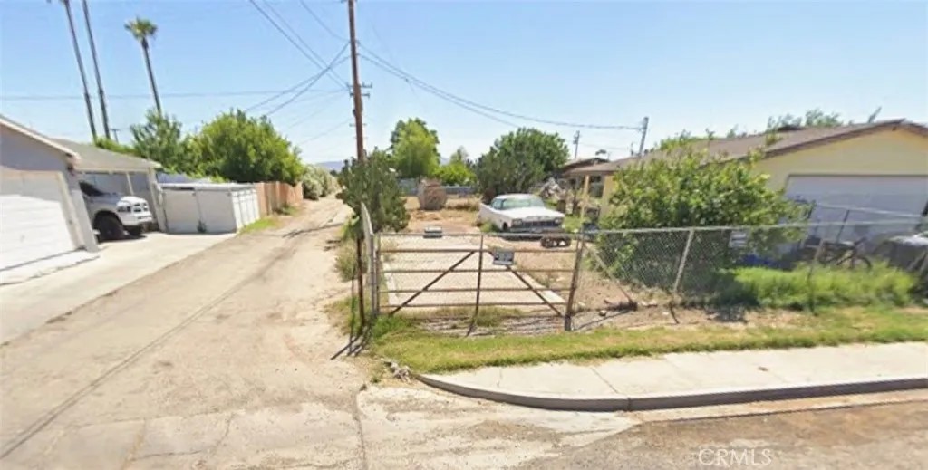1011 E California