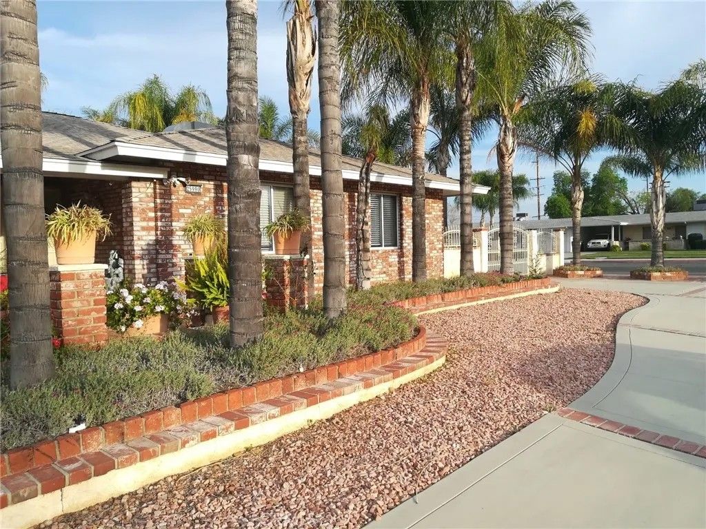 Photo of 25990 Roanoke Rd, Menifee, CA 92586 (MLS # SW26010029)