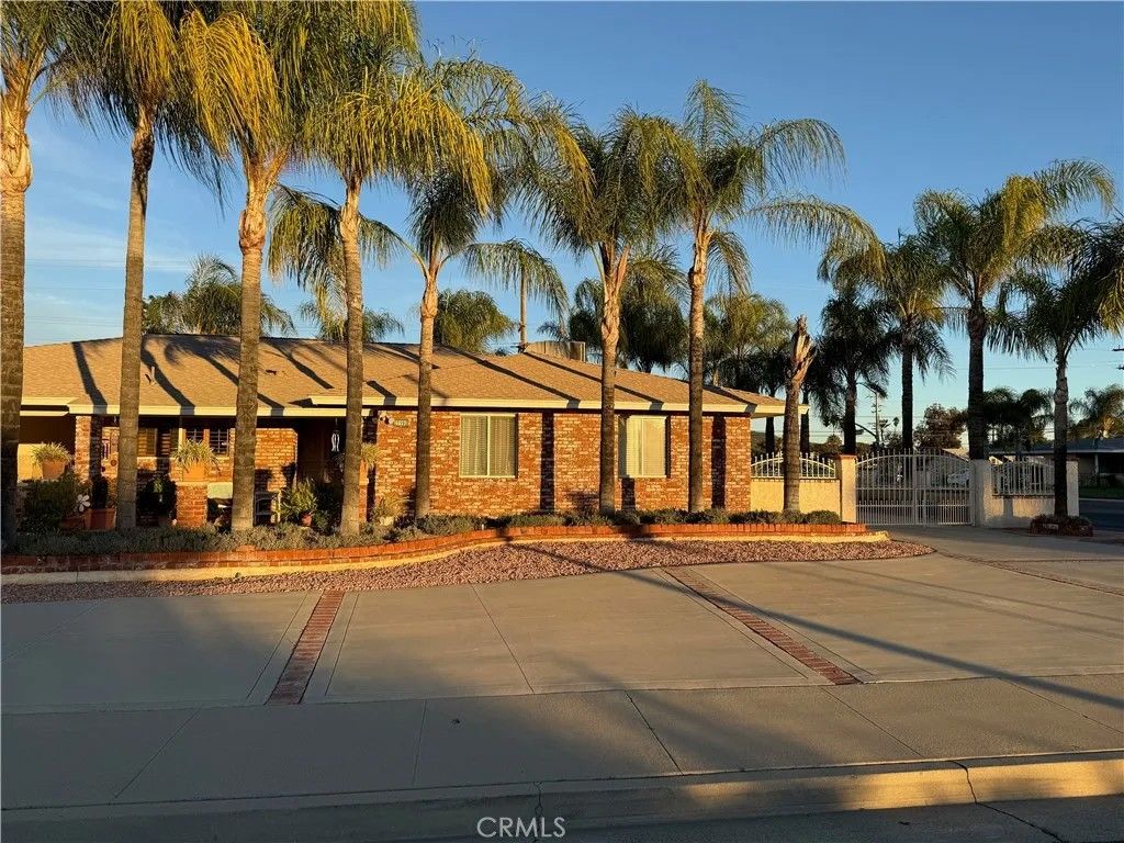 Photo of 25990 Roanoke Rd, Menifee, CA 92586 (MLS # SW26010029)