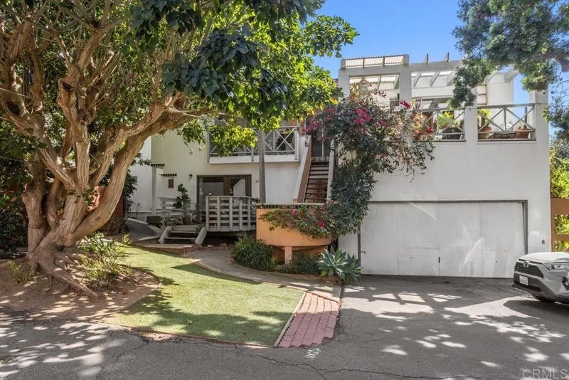 273 Hillcrest Drive