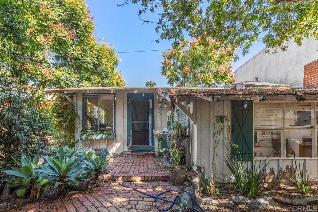 Photo of 273 Hillcrest Drive, Encinitas, CA 92024 (MLS # NDP2601186)