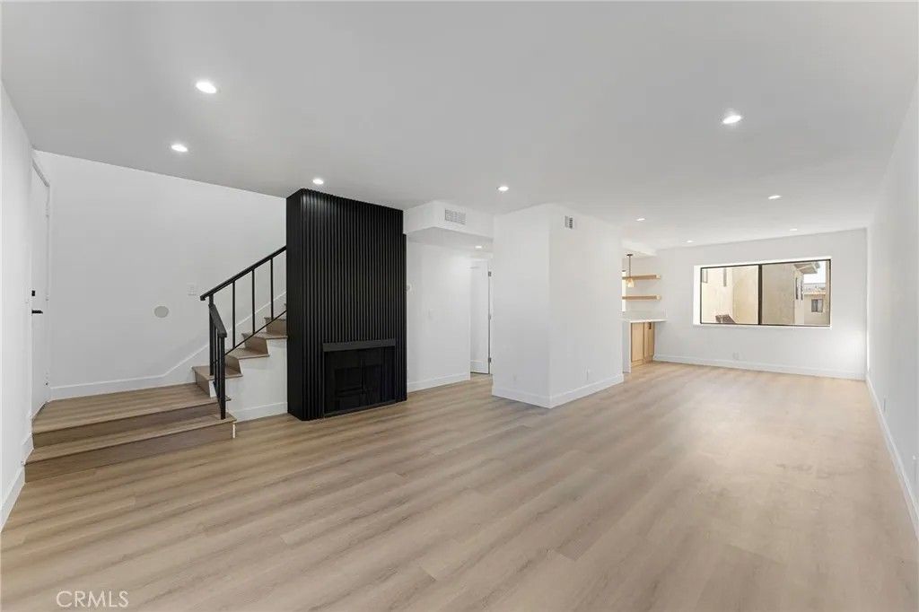 Photo of 10219 Pinewood #2, Tujunga, CA 91042 (MLS # IV25270240)