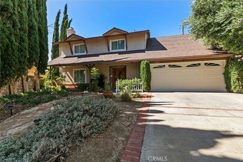 Photo of 20623 Russ Jay Street, Saugus, CA 91350 (MLS # SR26020891)