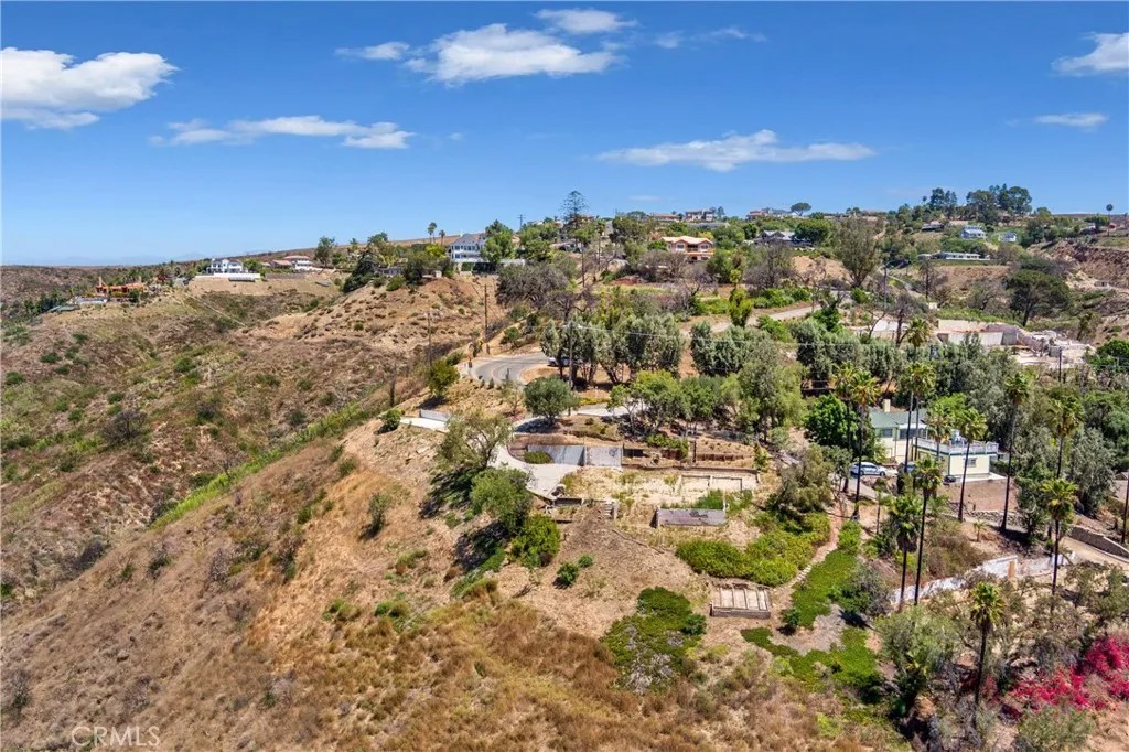 375 W Highland