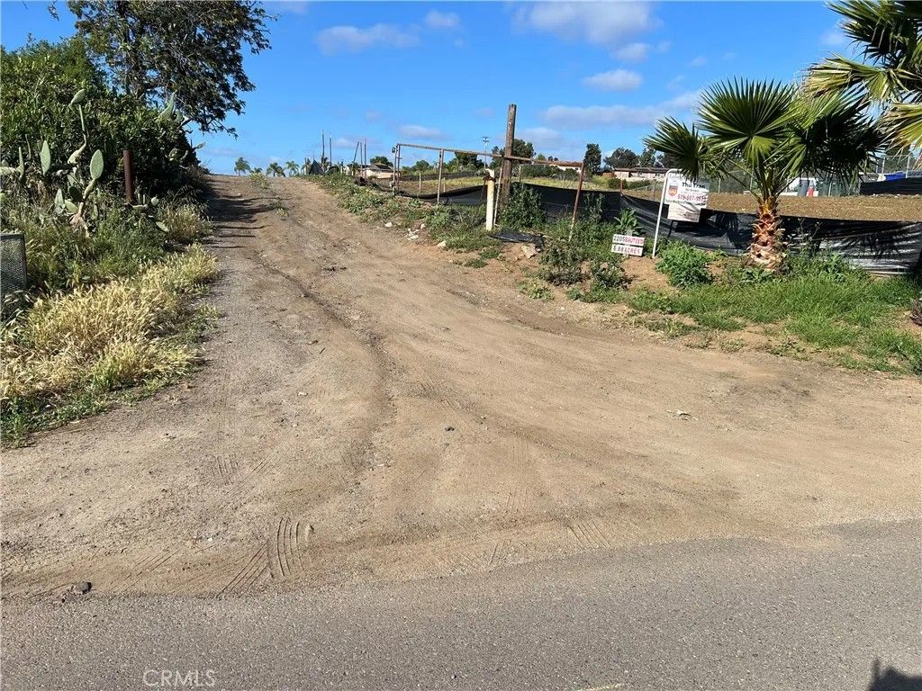 Photo of 2205 Bautista, Vista, CA 92084 (MLS # OC24236533)