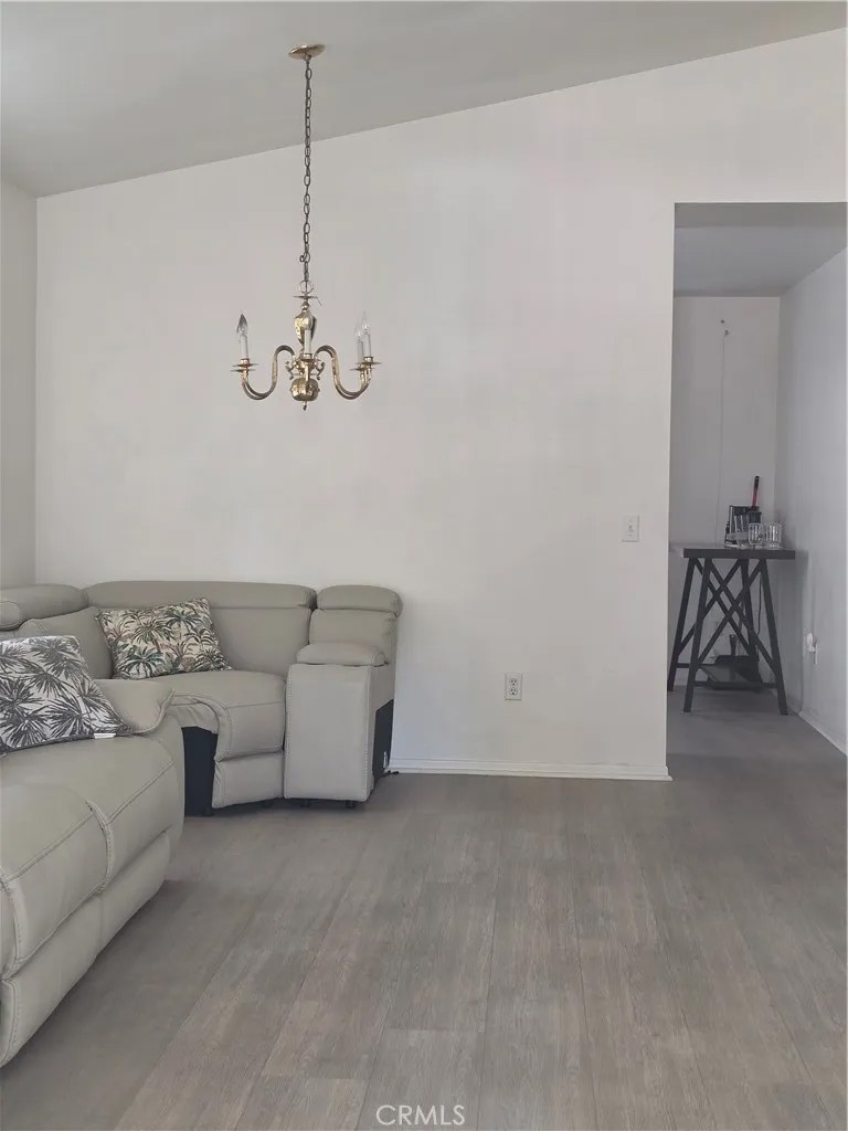 1915 W Stockwell