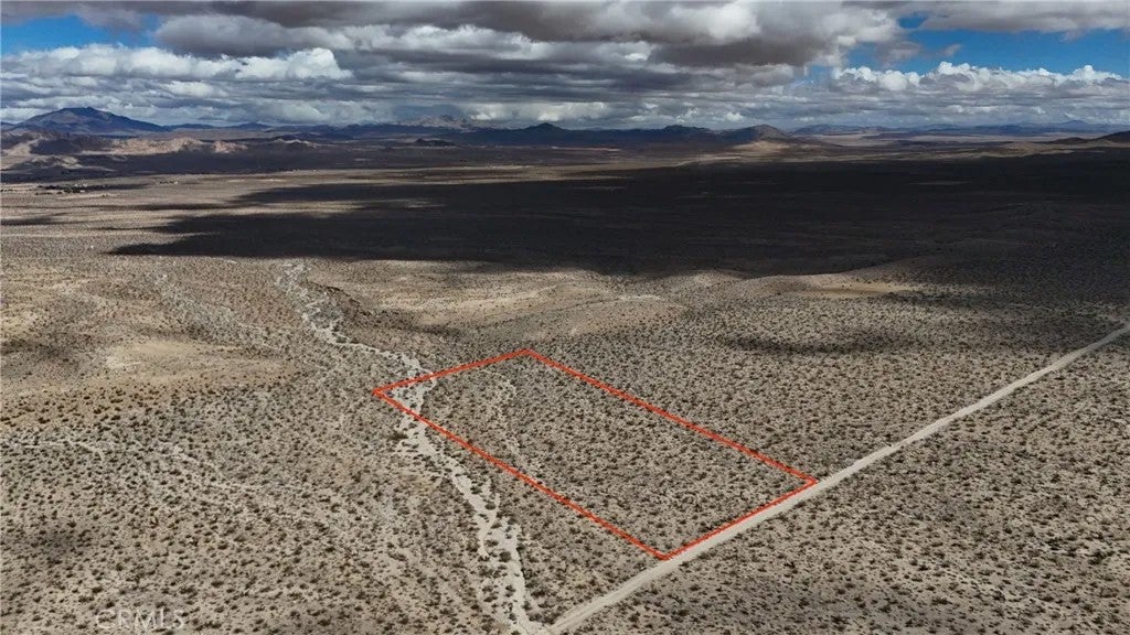 Photo of 763 Bauer, Lucerne Valley, CA 92356 (MLS # HD26224358)