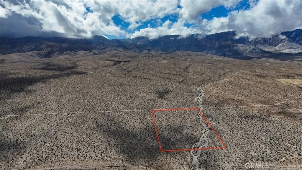 Photo of 763 Bauer, Lucerne Valley, CA 92356 (MLS # HD26224358)