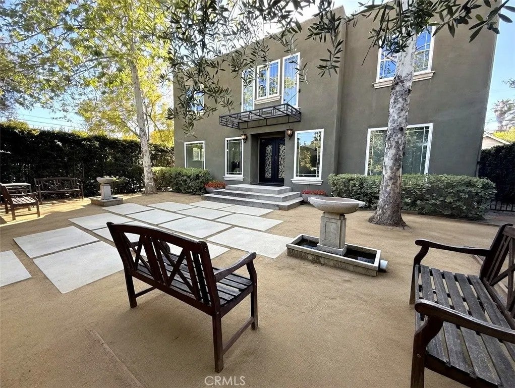 1901 N Catalina