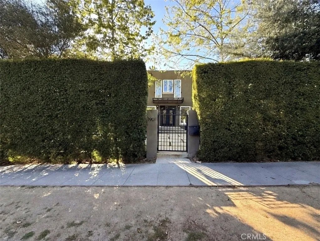 1901 N Catalina