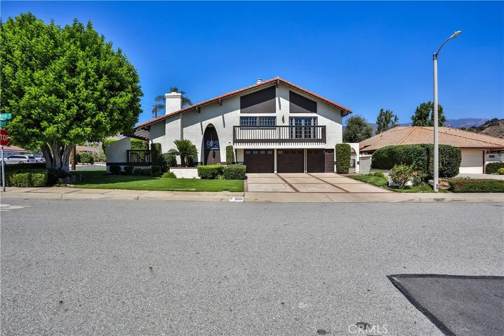 2009 VINEWOOD Street
