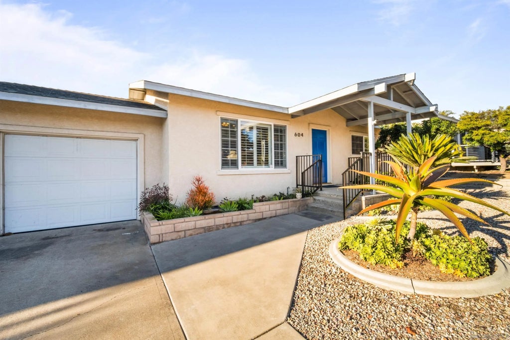 Photo of 604 Monterey Dr, Oceanside, CA 92058 (MLS # 260023724)