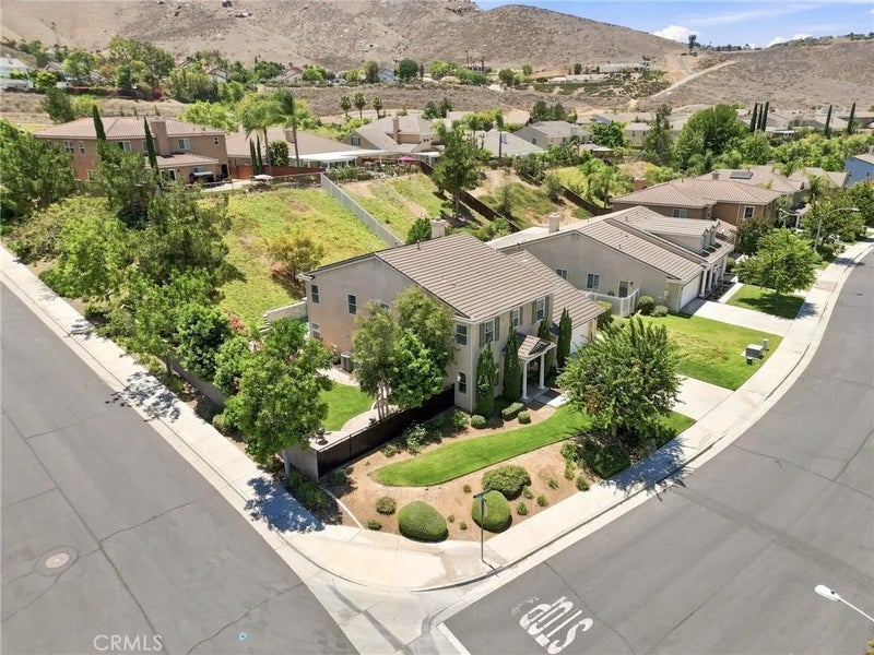 17213 Noble View