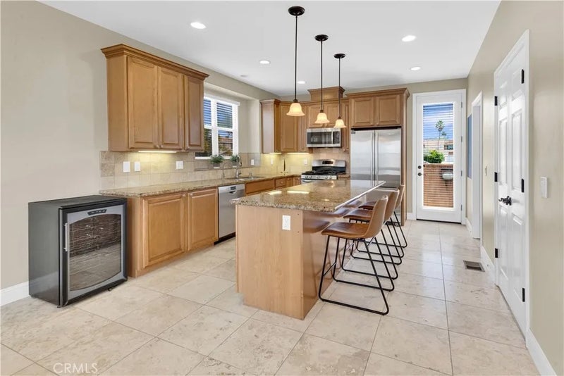 348 N 3rd