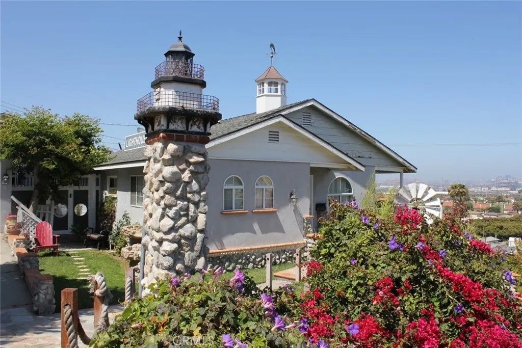 Photo of 706 W 29th St, San Pedro, CA 90731 (MLS # OC25277487)