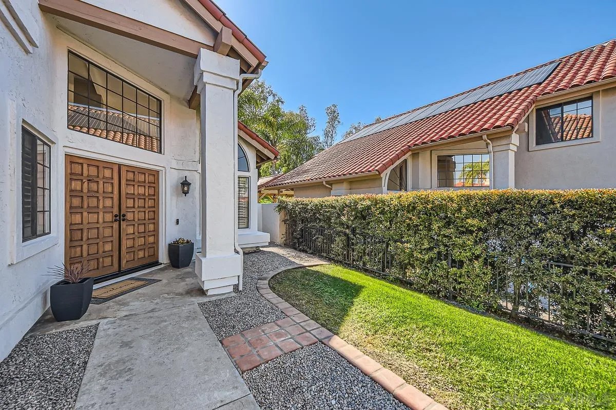 16528 Calle Pulido