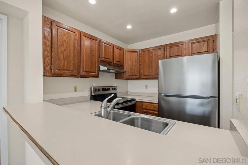 4060 Huerfano Ave 202