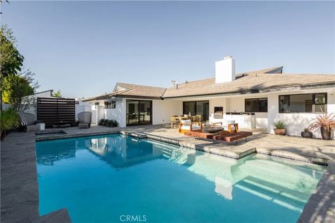 Tiny photo for 1001 Nottingham Road, Newport Beach, CA 92660 (MLS # OC25259377)