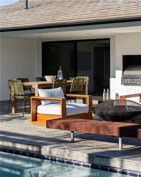 Tiny photo for 1001 Nottingham Road, Newport Beach, CA 92660 (MLS # OC25259377)