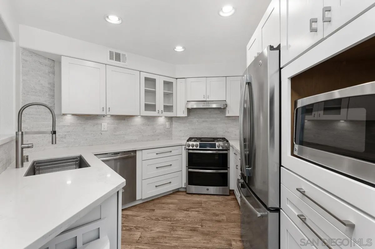 12047 Tivoli Park Row 3