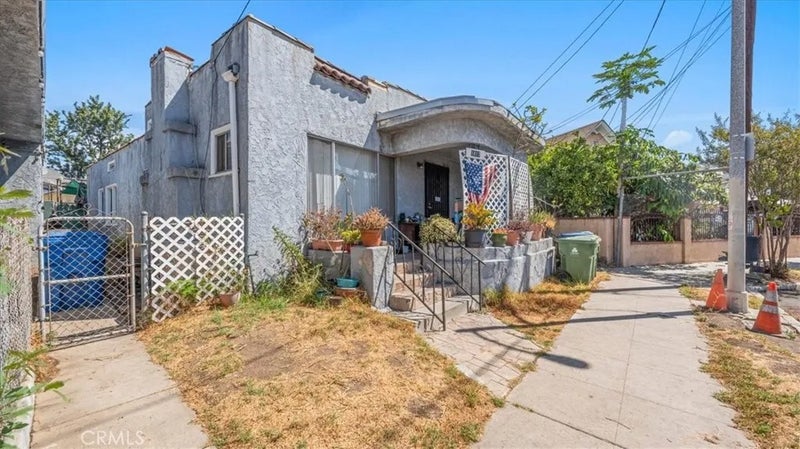 1815 E 3rd