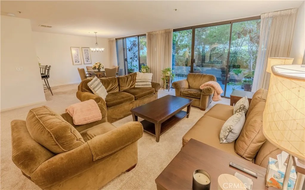 880 W 1st Street 204
