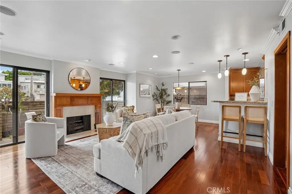 1447 Manhattan Beach Boulevard A
