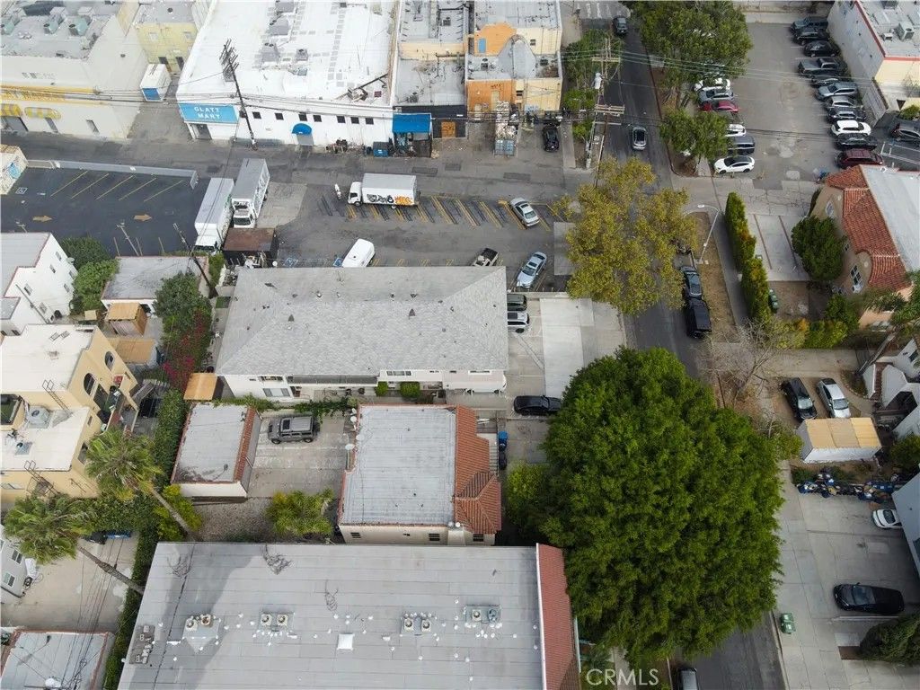 Photo of 1421 S Shenandoah St, Los Angeles, CA 90035 (MLS # AR26009624)