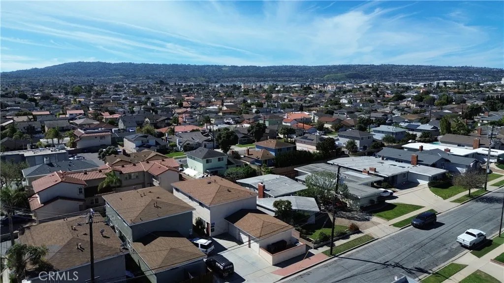 2210 W 229th