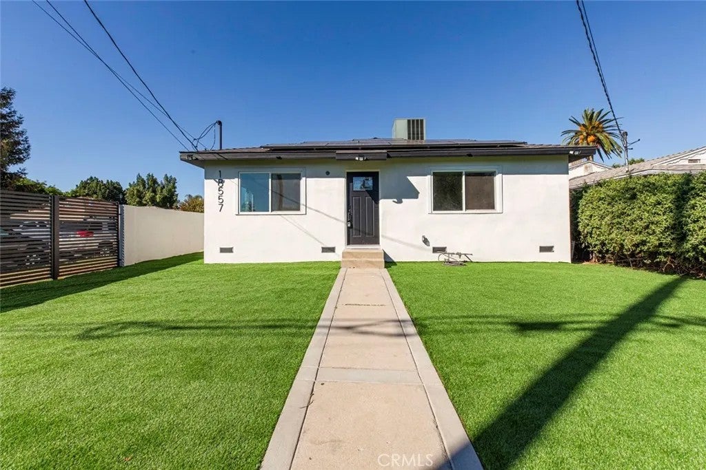 Photo of 18557 Napa ST, Northridge, CA 91324 (MLS # GD26220430)