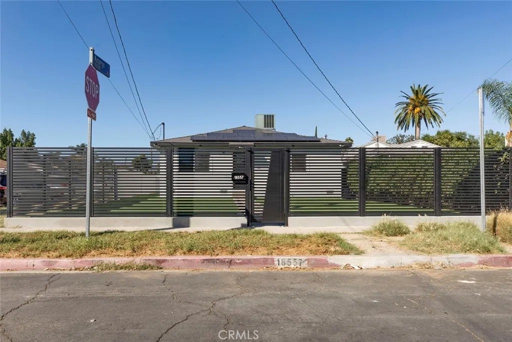 Photo of 18557 Napa ST, Northridge, CA 91324 (MLS # GD26220430)