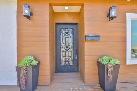 Tiny photo for 204 Via Colusa, Redondo Beach, CA 90277 (MLS # PW25244888)