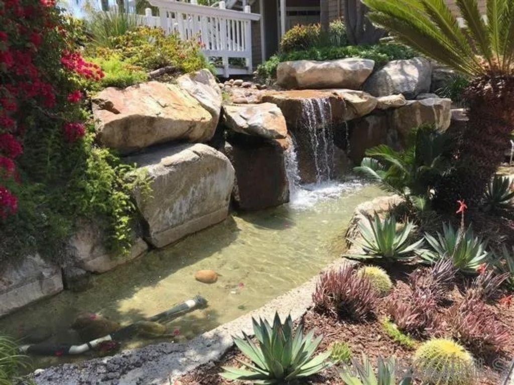 Photo of 8585 Via Mallorca #25, La Jolla, CA 92037 (MLS # 260012040)