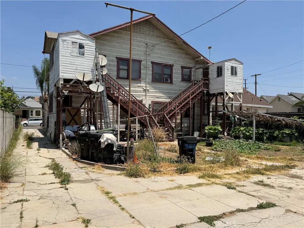 3212 Baldwin