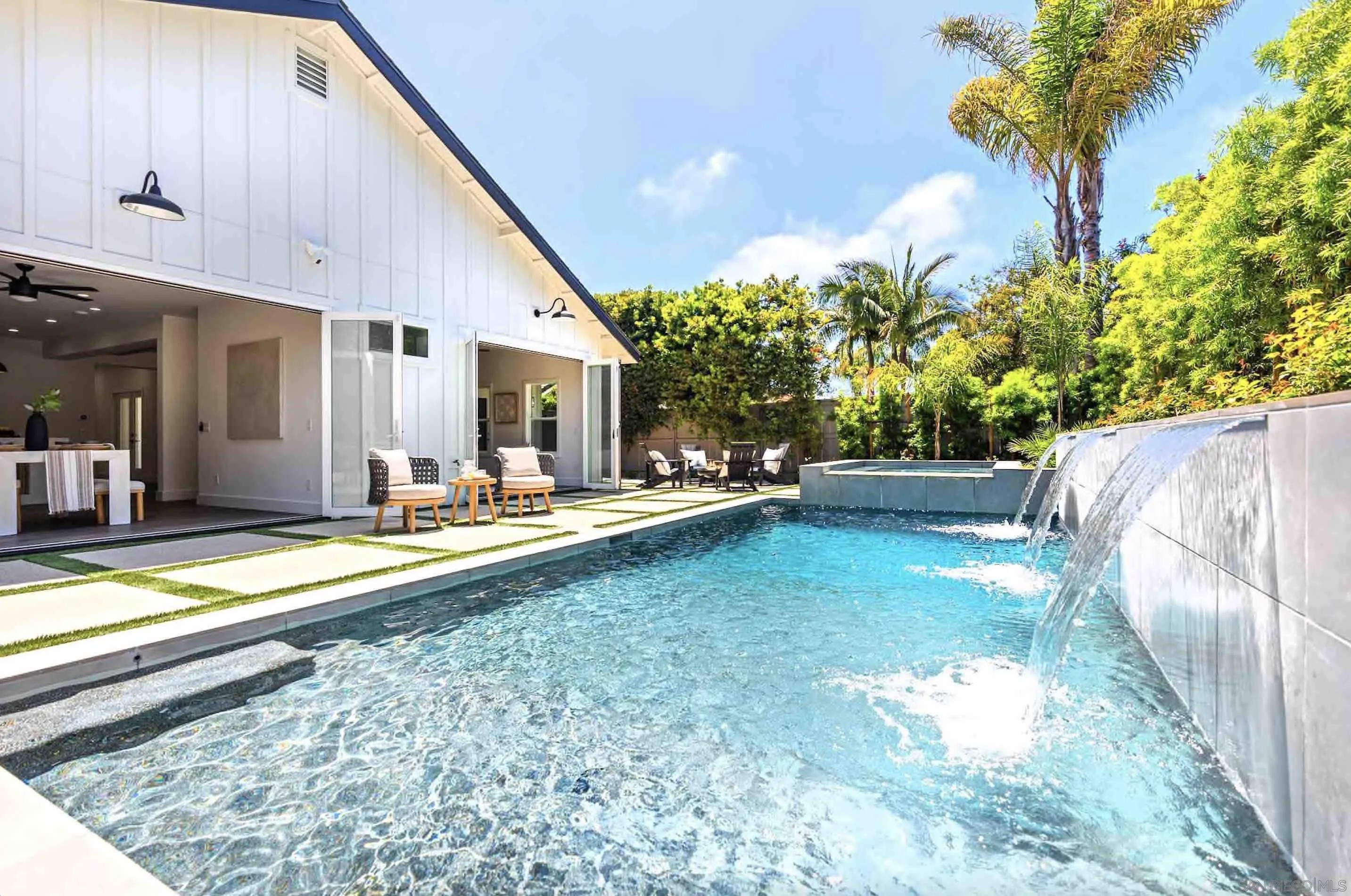 1384 Cynthia Ln