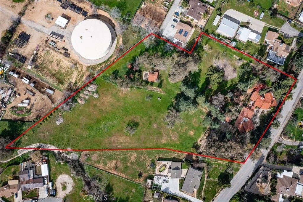 Photo of 12566 Fremont St, Yucaipa, CA 92399 (MLS # IG26013020)